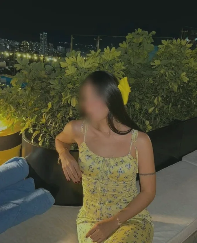 Carina, 25