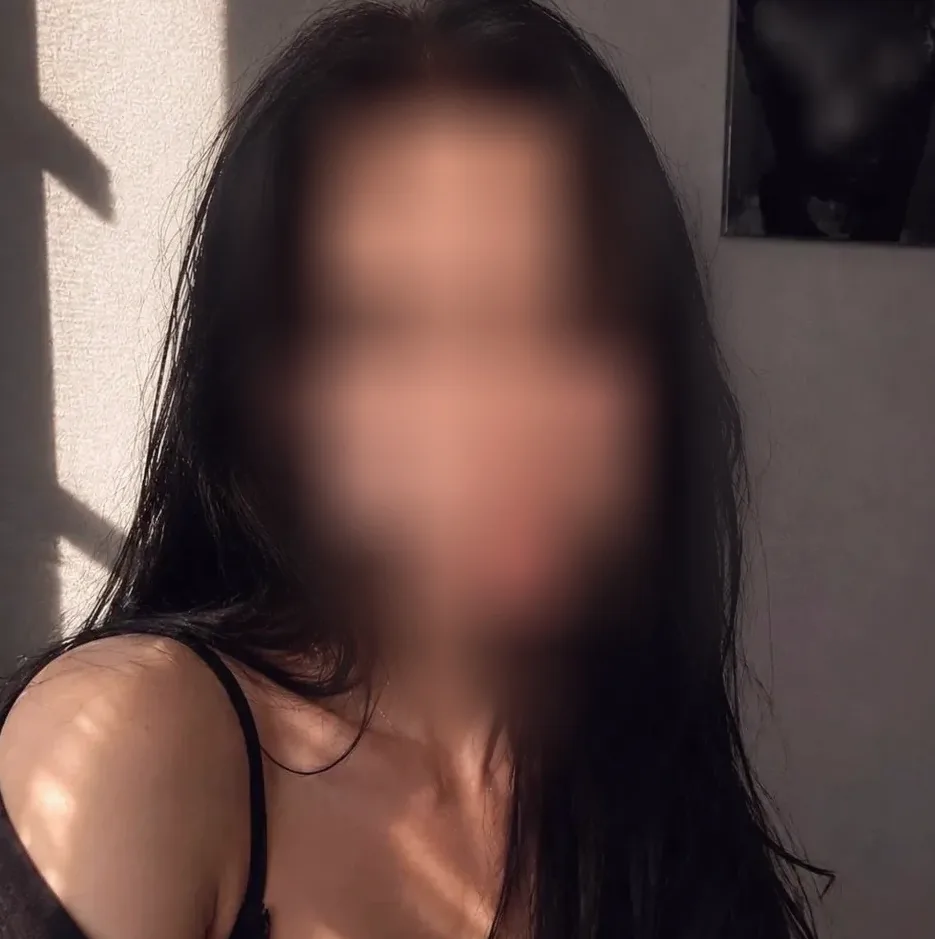 Sophie, 19